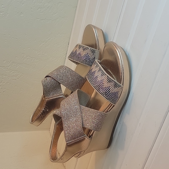 Kenneth Cole reaction wedge sandals - Picture 2 of 6